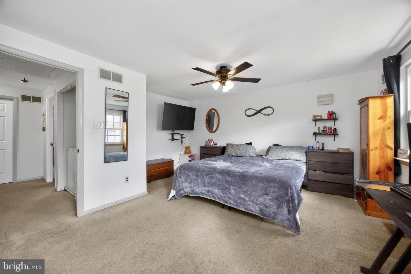 8 Elwood Court photo 16