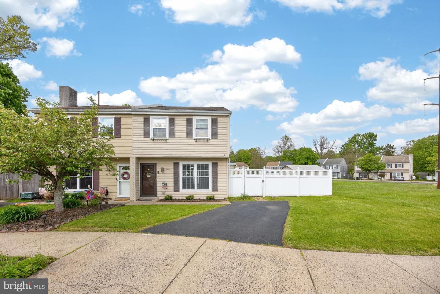 8 Elwood Court photo 27