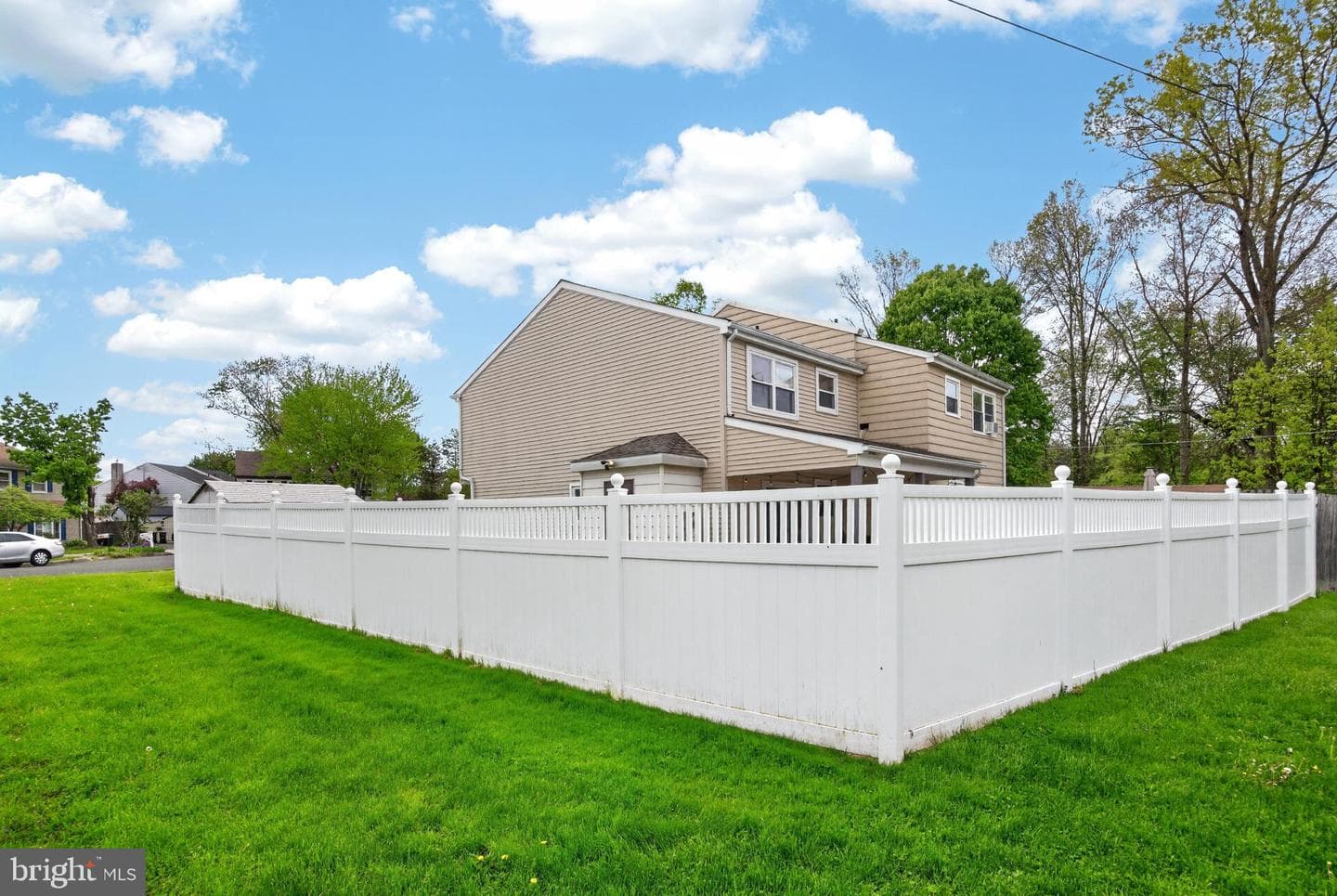 8 Elwood Court photo 4