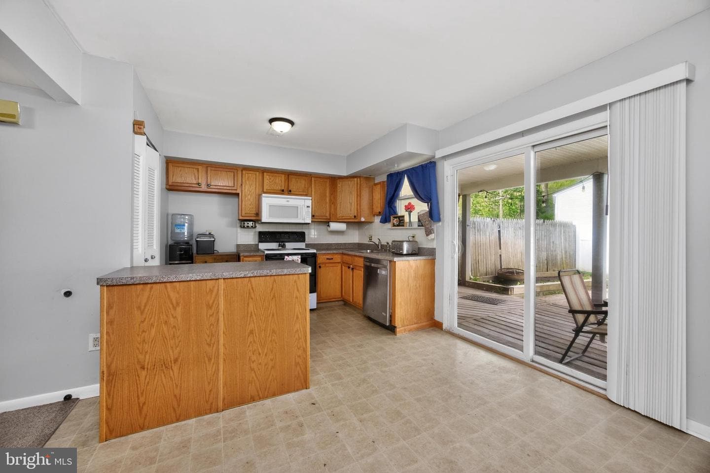 8 Elwood Court photo 8
