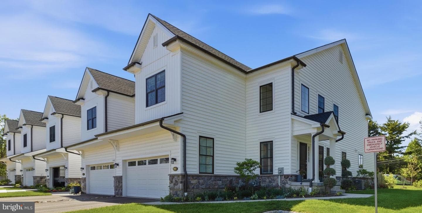 500 Carmela Way photo 3