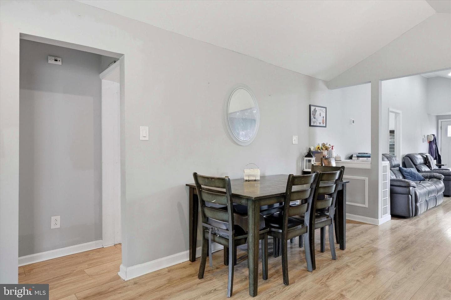 925 Excelsior Avenue photo 27