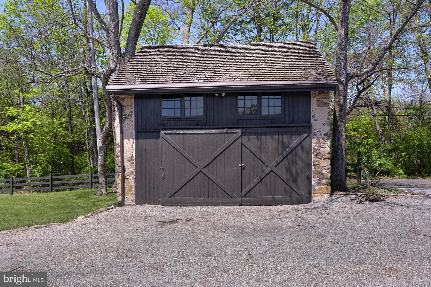6324 Pidcock Creek Road photo 24