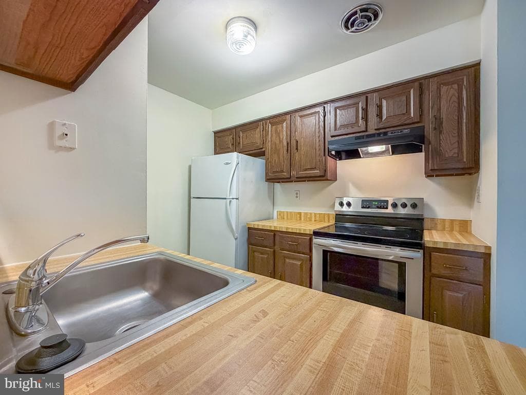 638 Palmer Lane photo 10