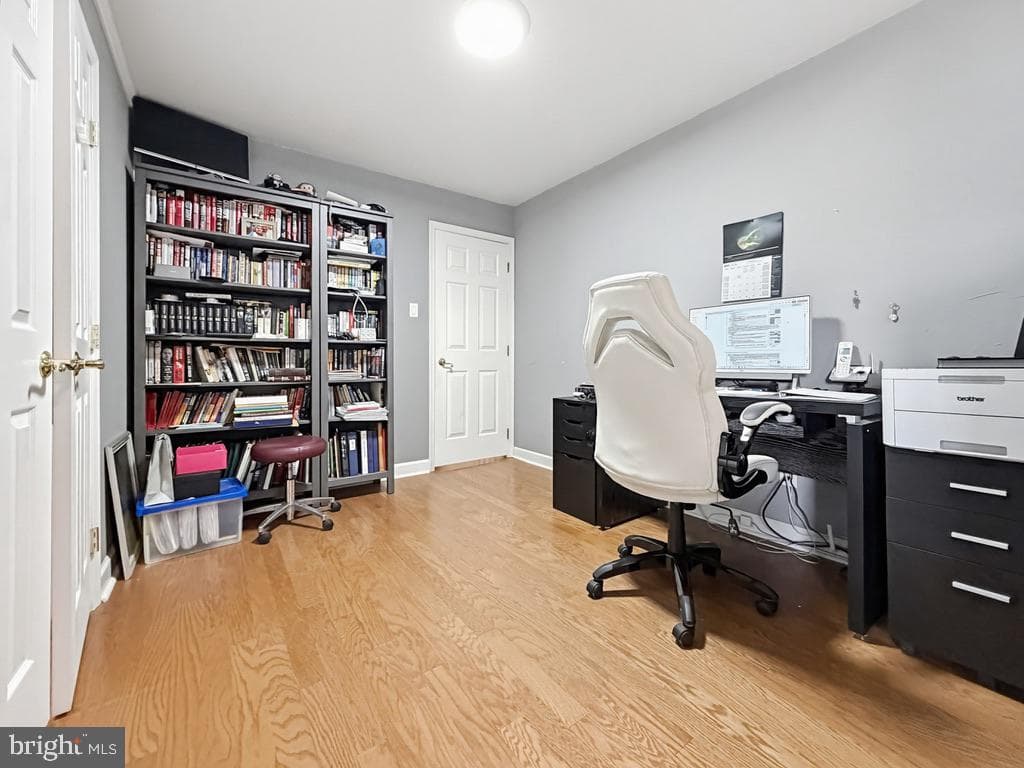 254 Allen Lane photo 45