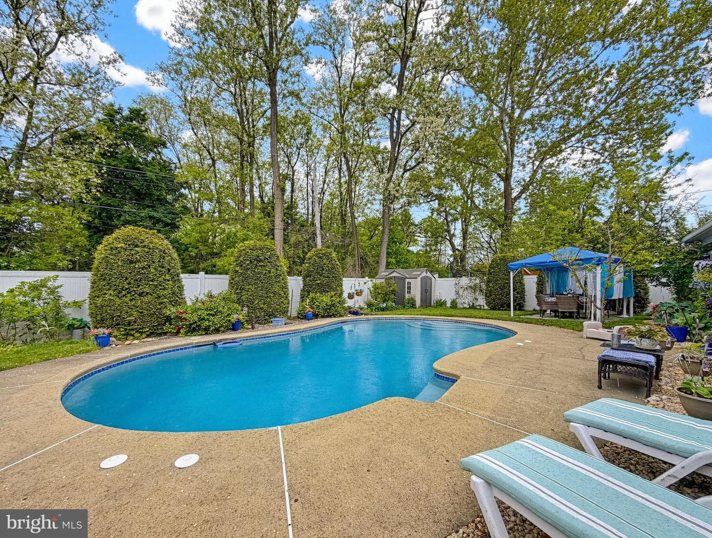 254 Allen Lane photo 75