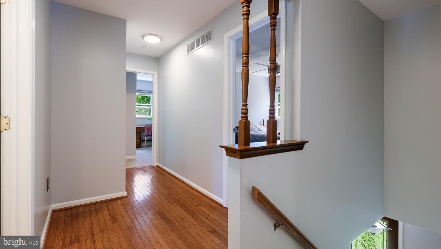 1270 Oxford Valley Road photo 21