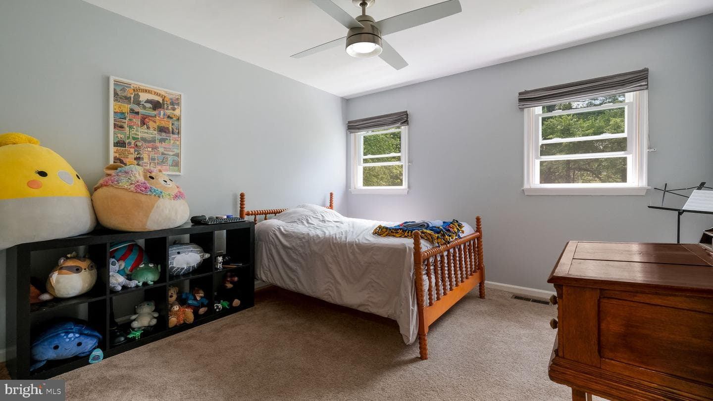 1270 Oxford Valley Road photo 27