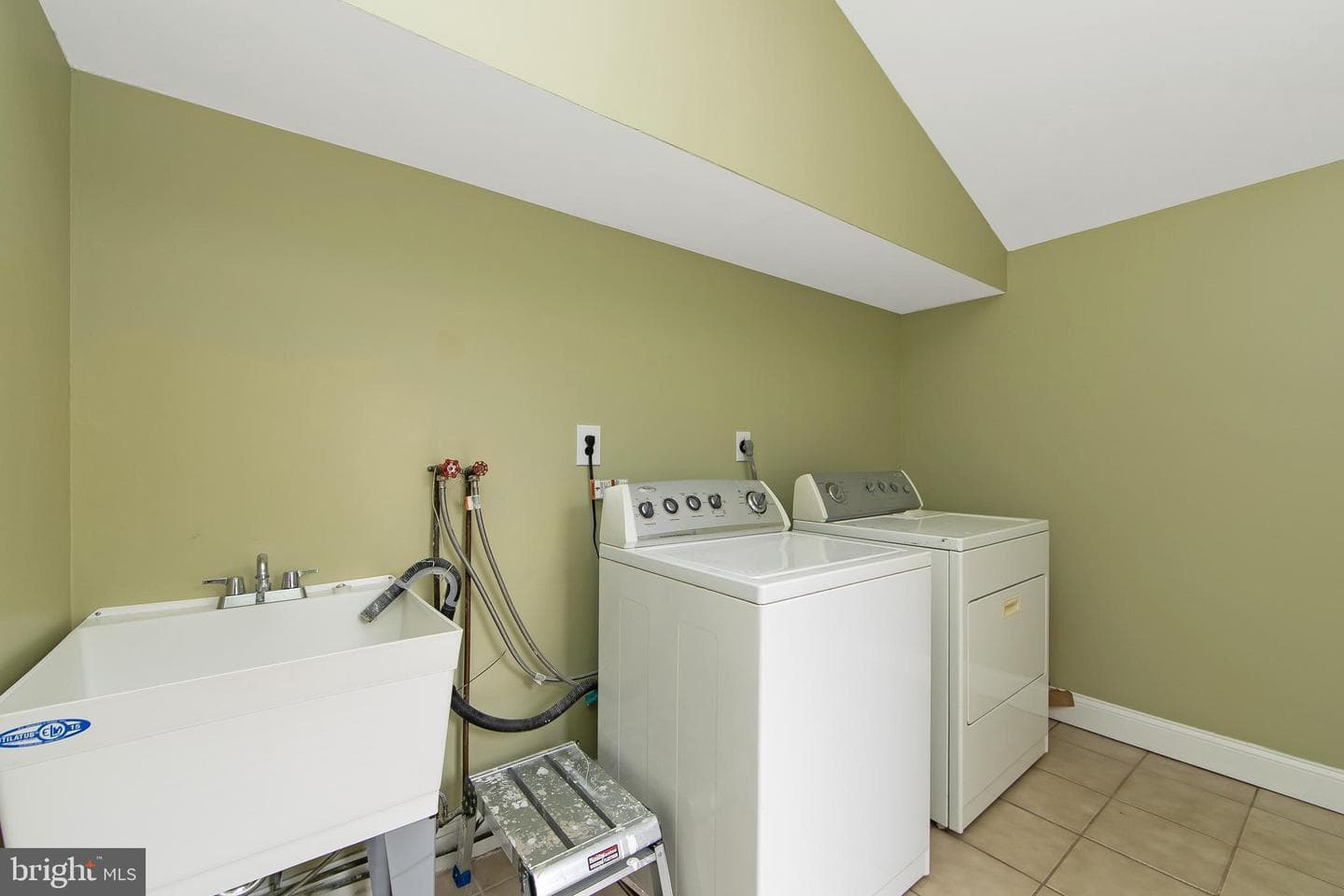 1109 Sheffield Court photo 21