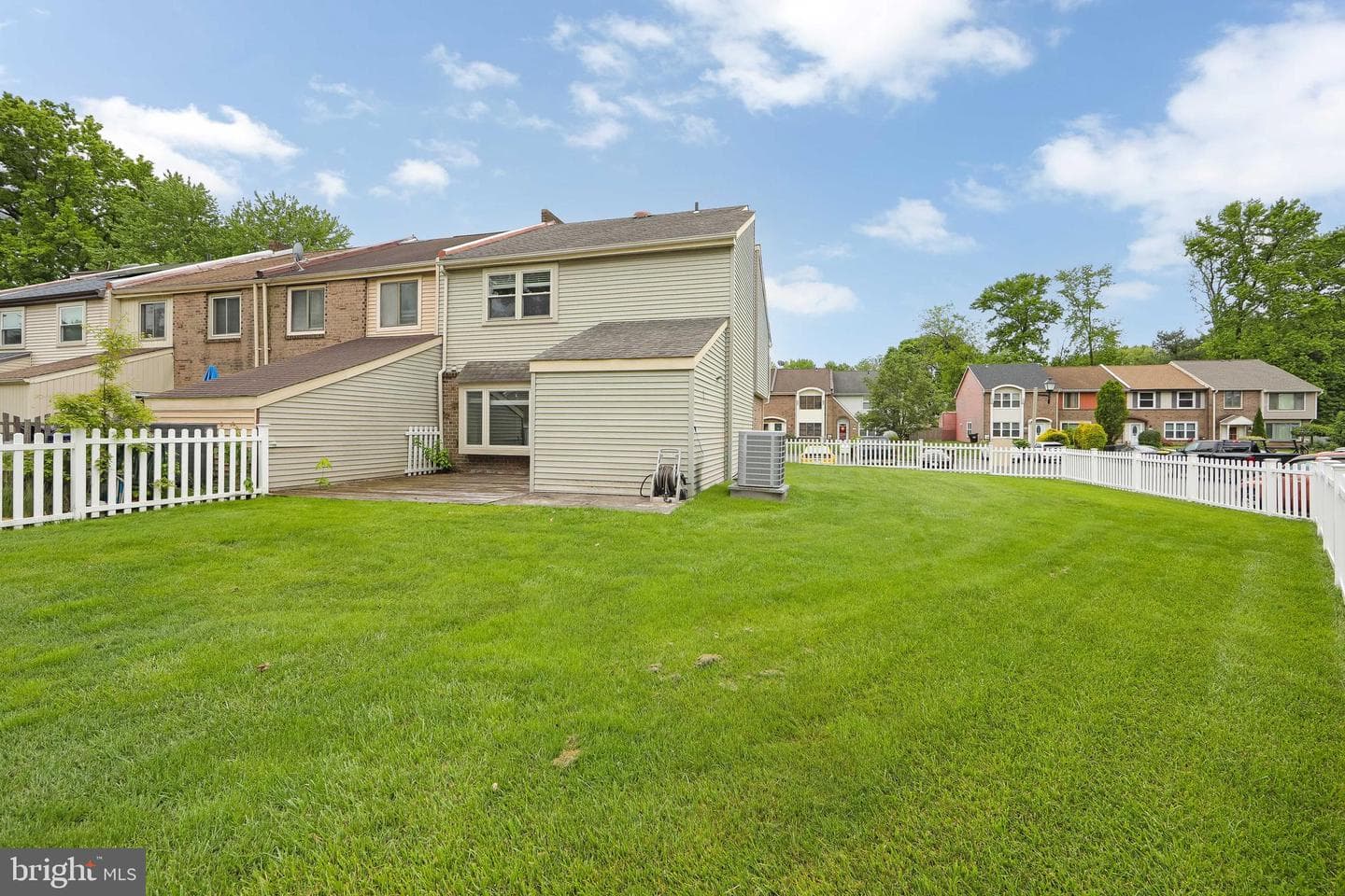 1109 Sheffield Court photo 38