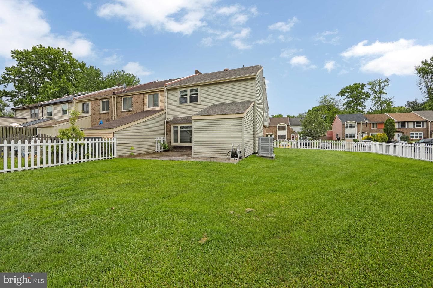 1109 Sheffield Court photo 39