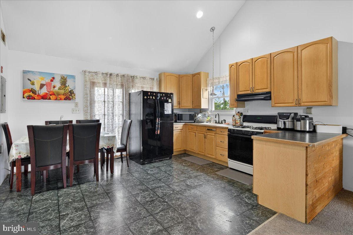 2928 Windsor Drive photo 7