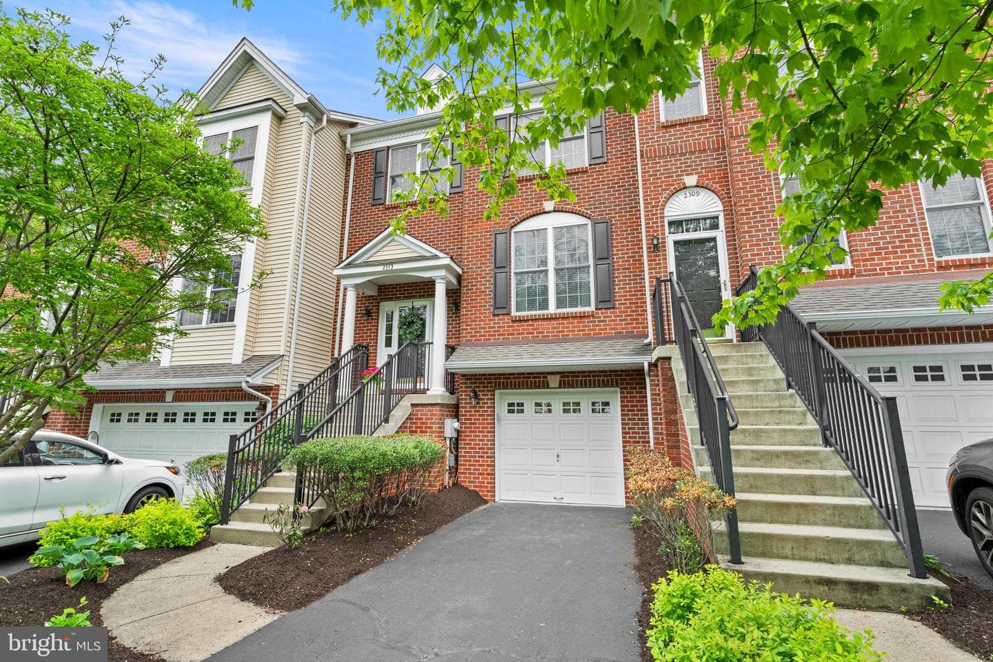 2313 Rosemont Terrace photo 2