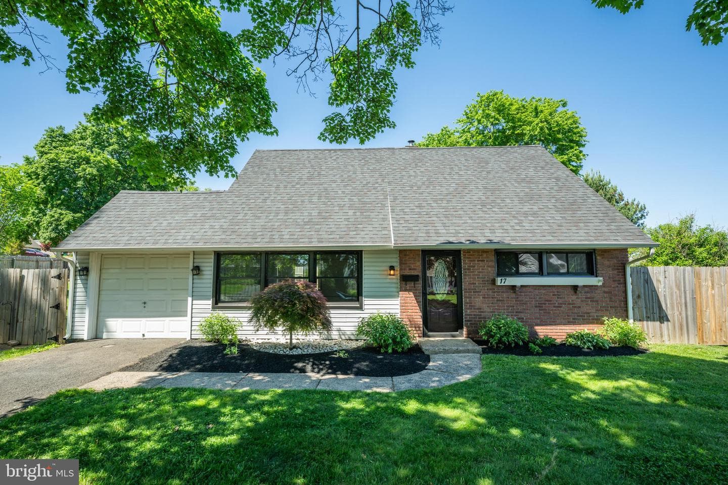 17 Cloister Road