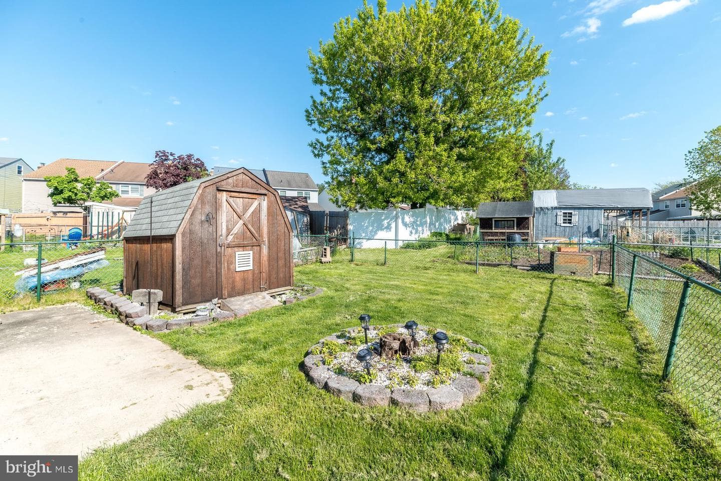 207 Hickory Drive photo 16