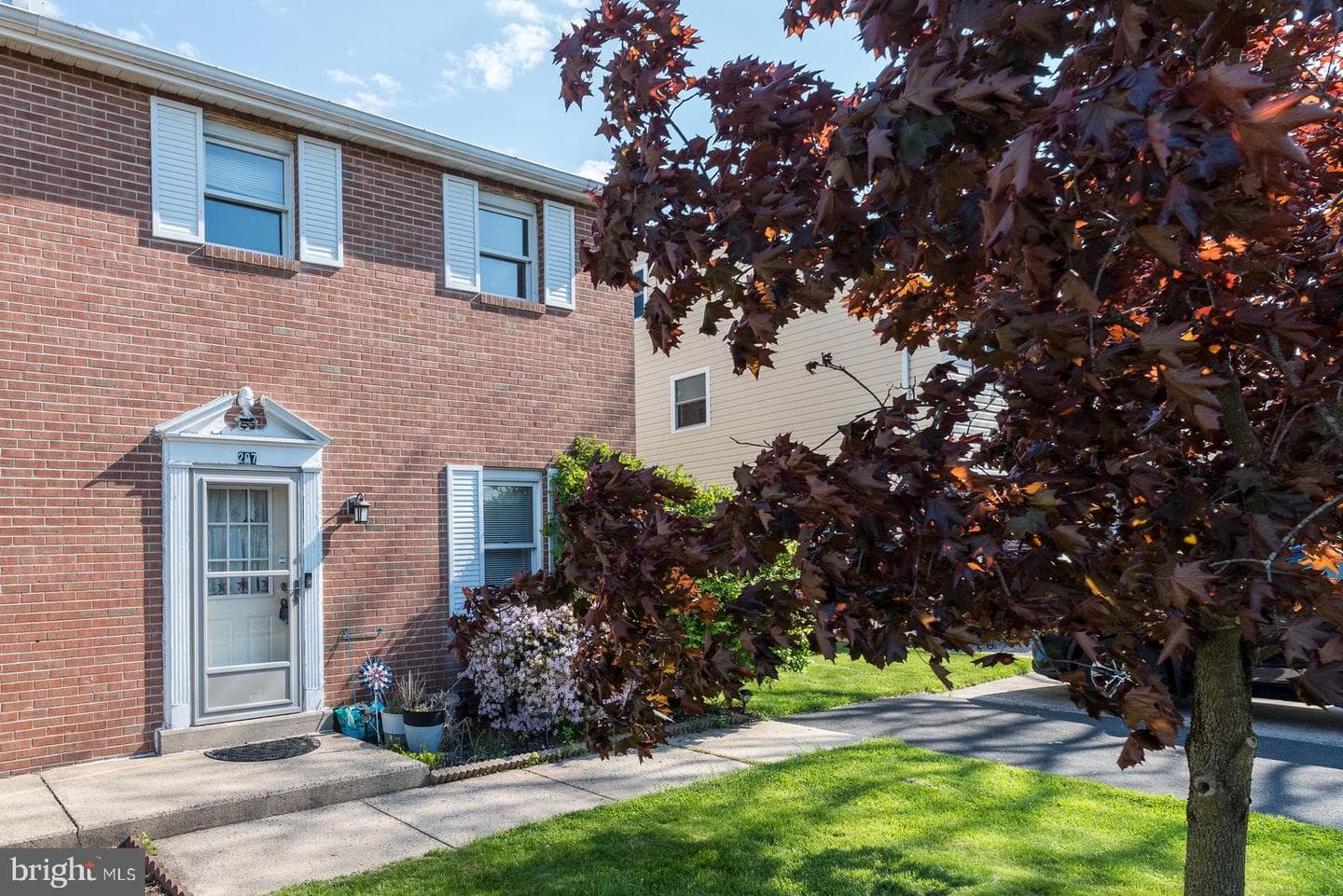 207 Hickory Drive photo 2