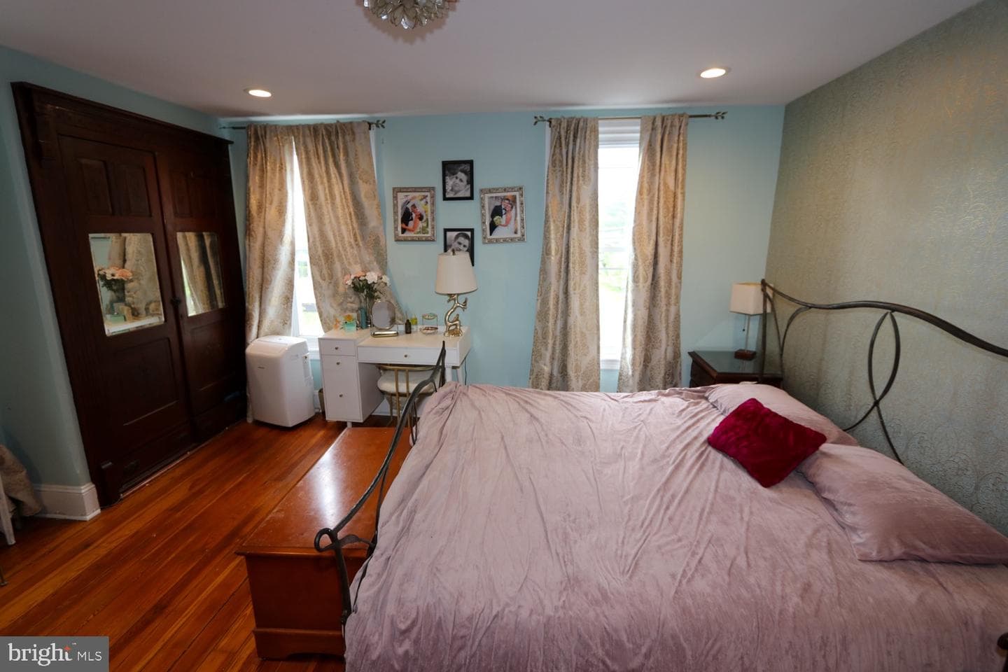 659 Belmont Avenue photo 24