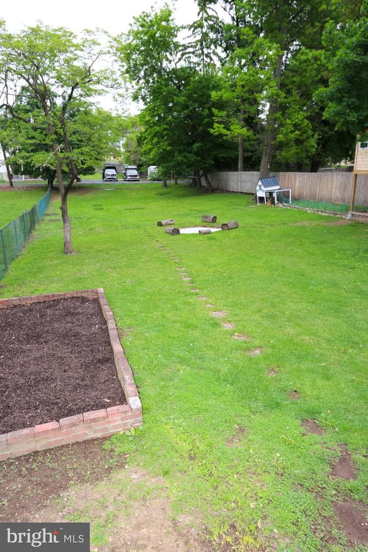 659 Belmont Avenue photo 8