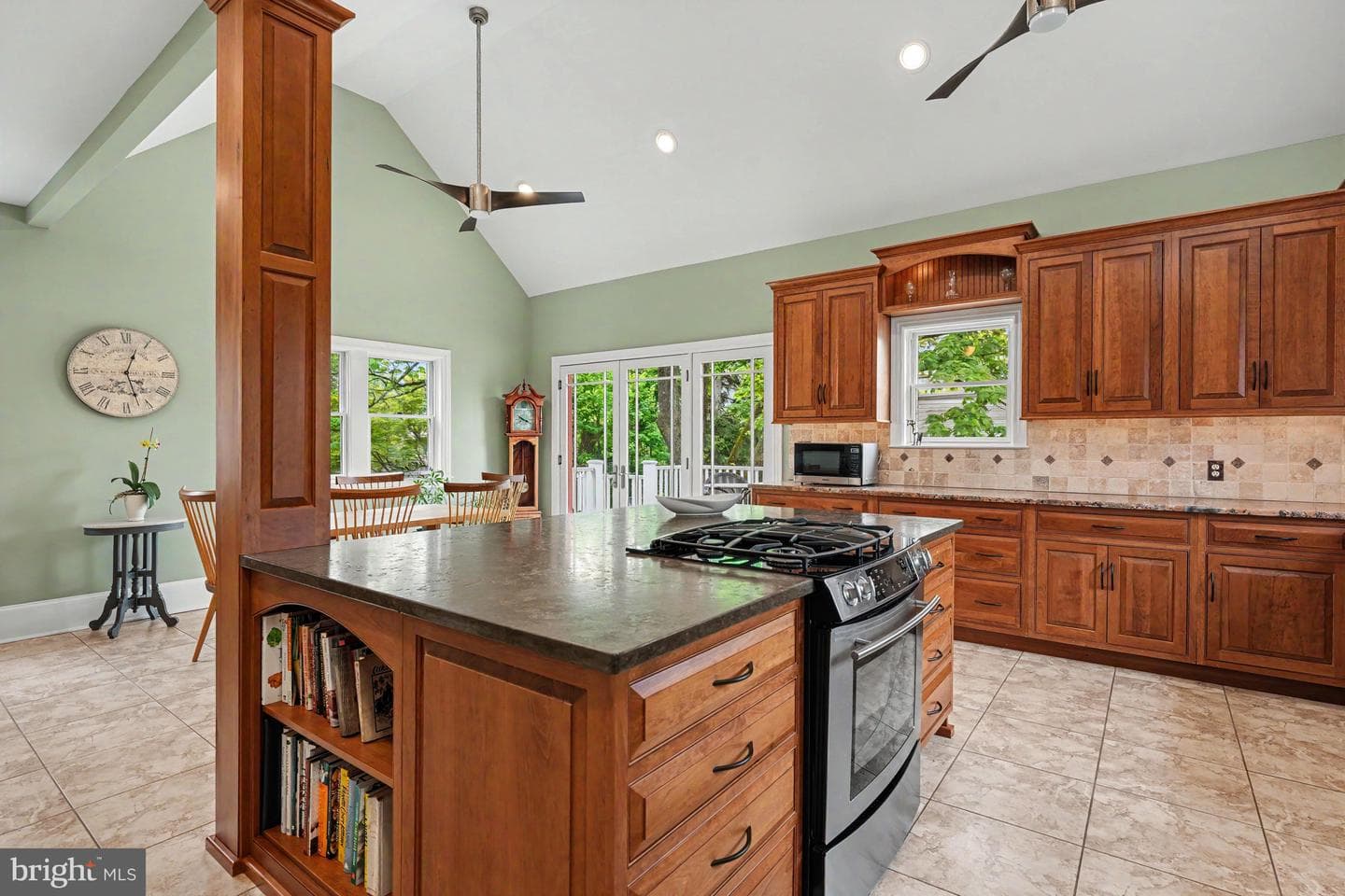 218 Green Street photo 22