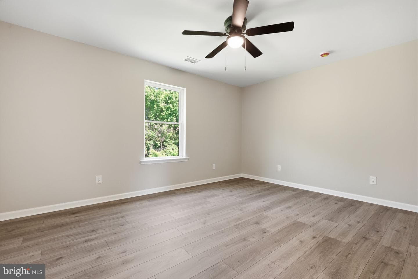 891 Reading Avenue photo 28