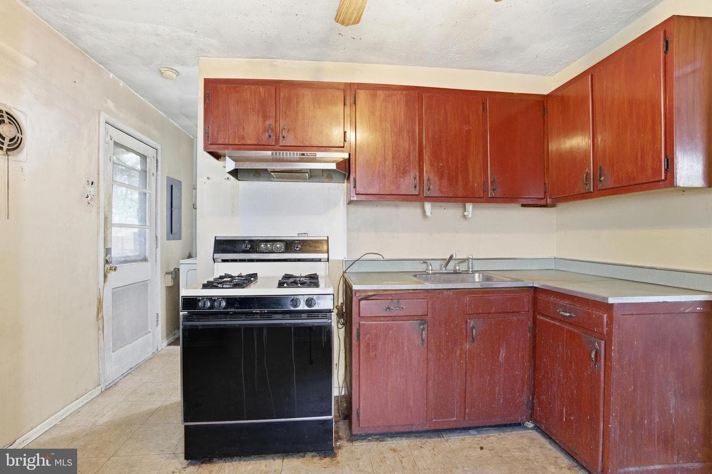 1402 Susan Avenue photo 9