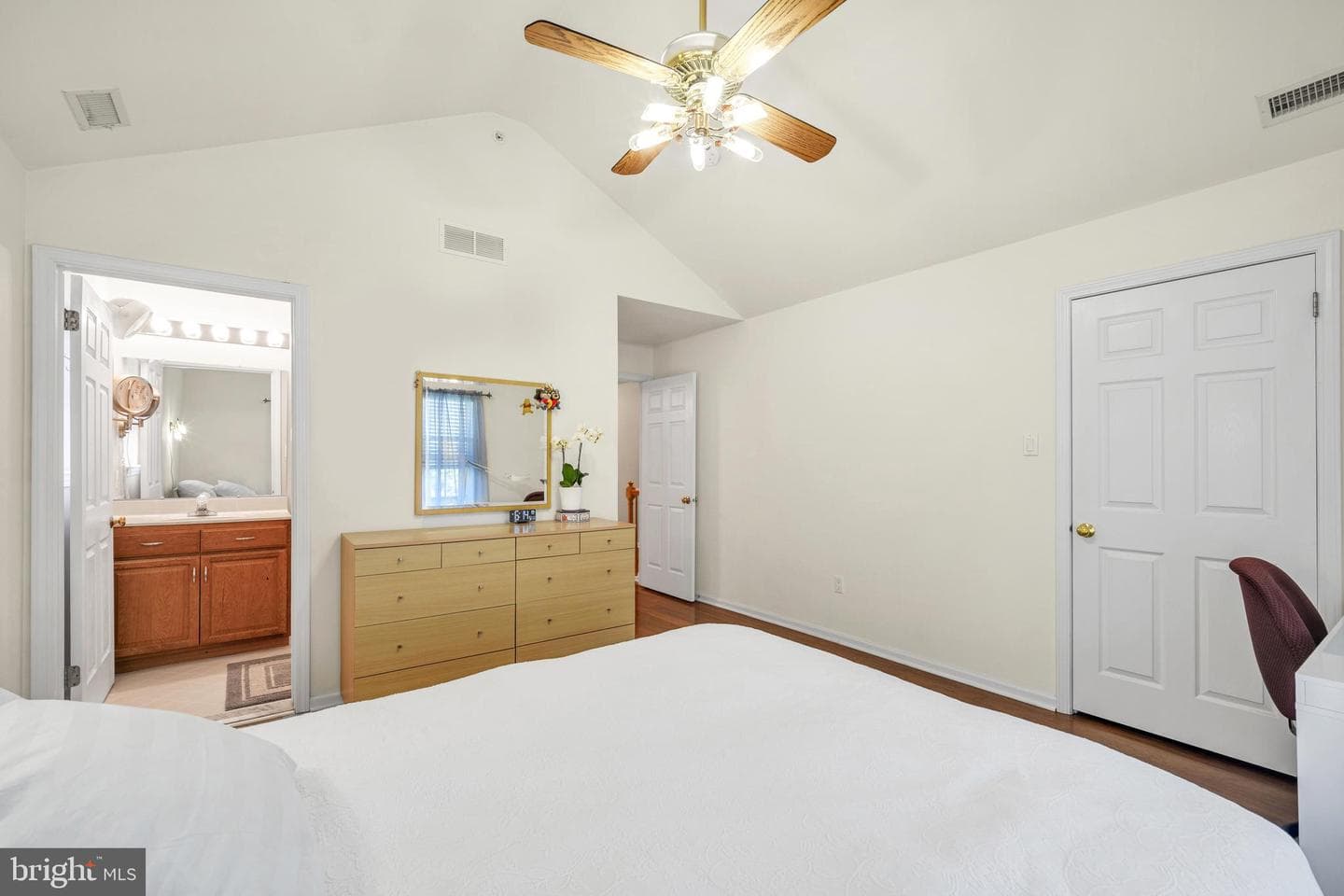 906 Julian Dr W #315 photo 8