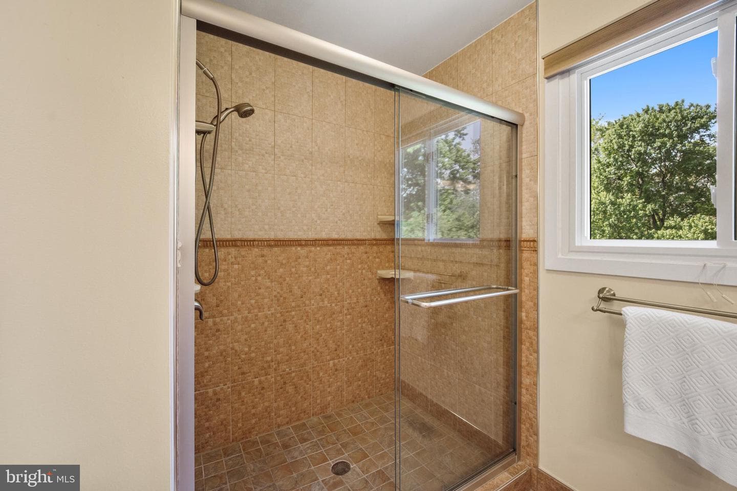 12 Tanyard Road photo 34