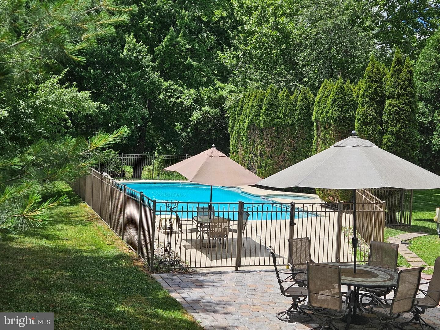 12 Tanyard Road photo 53