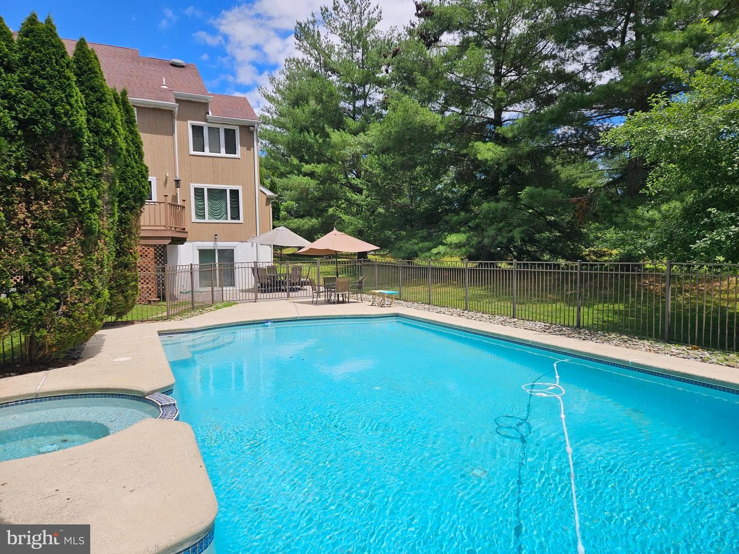 12 Tanyard Road photo 55