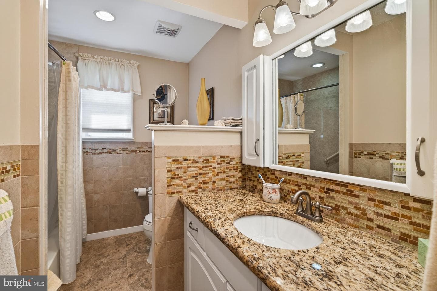 325 Acorn Drive photo 23