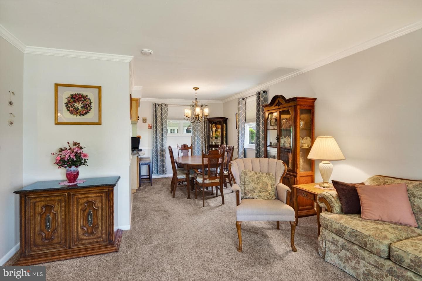325 Acorn Drive photo 5