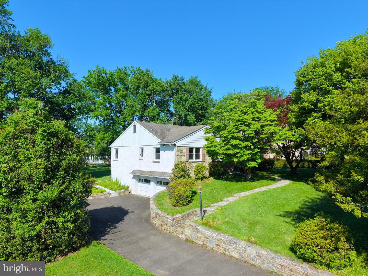 800 Bluebell Road photo 2