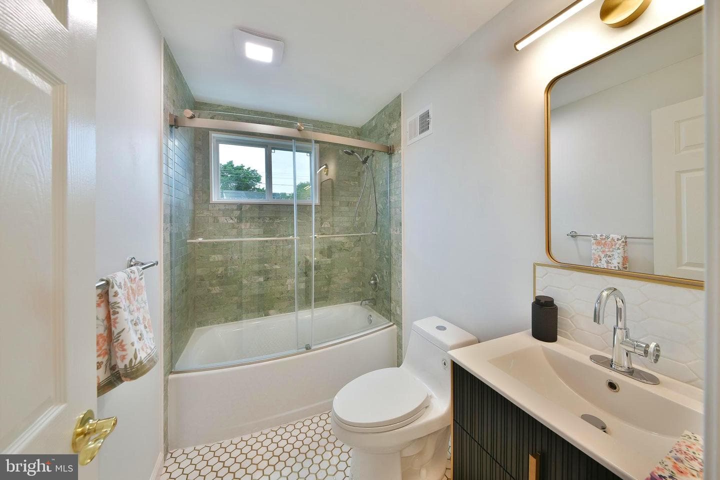 120 Orchard Drive photo 25