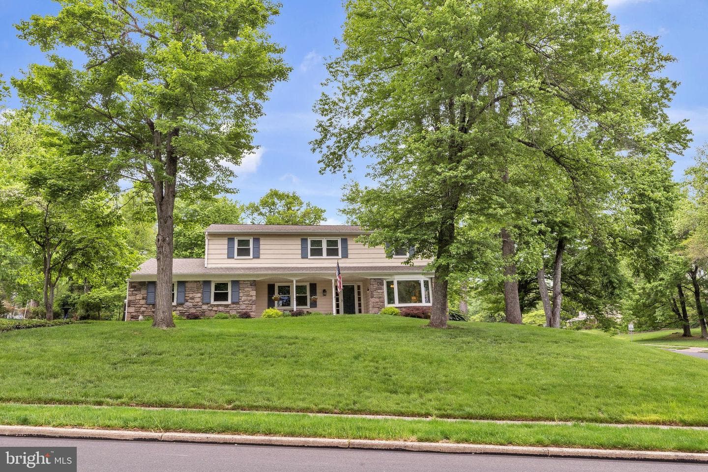 1144 Dickinson Dr photo 5