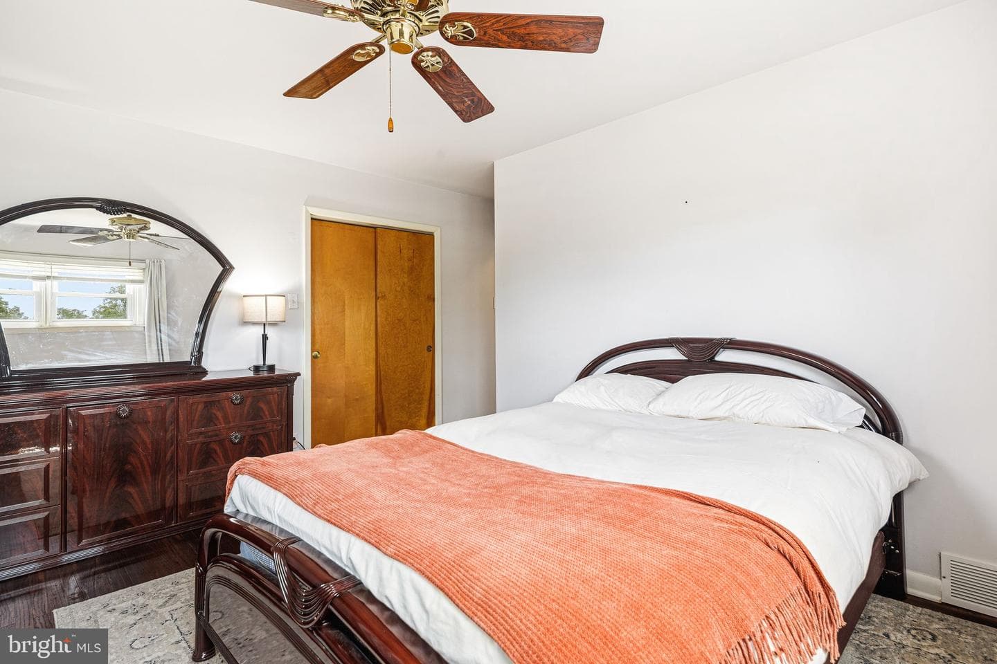 282 Henry Avenue photo 10