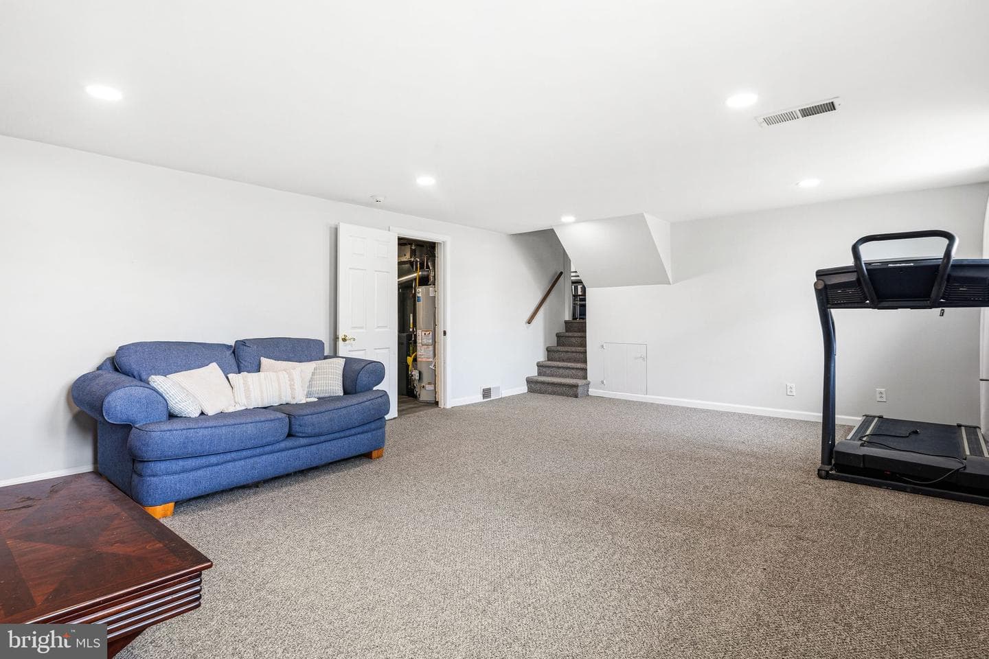 282 Henry Avenue photo 19