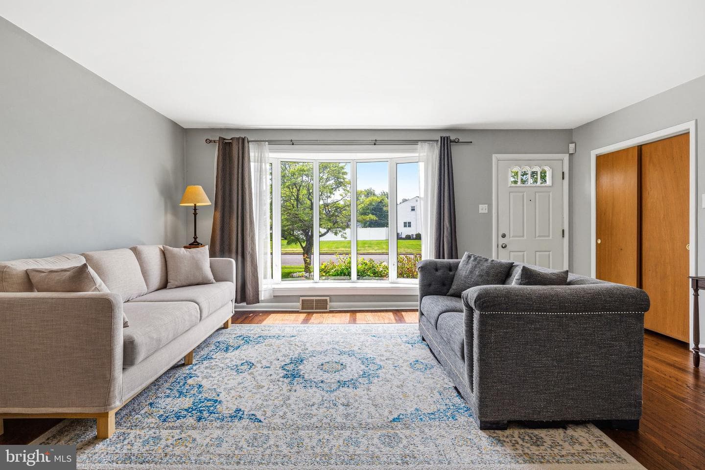 282 Henry Avenue photo 3