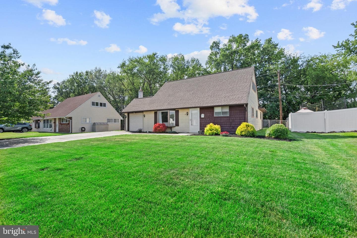 119 Harvest Road photo 2