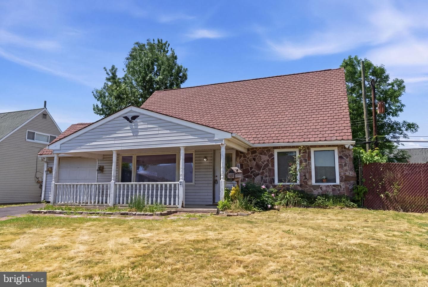 21 Iris Road, Levittown