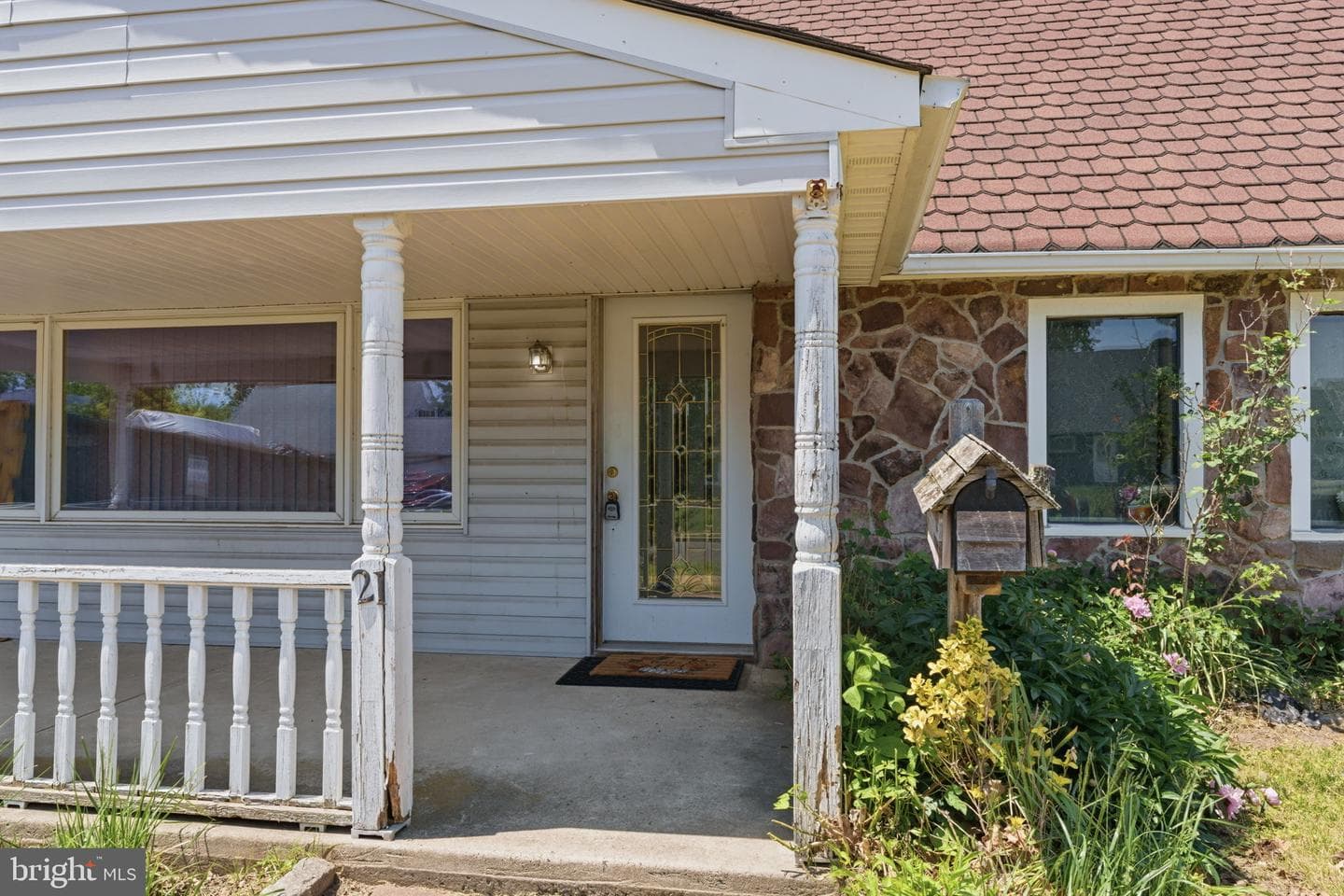 21 Iris Road, Levittown