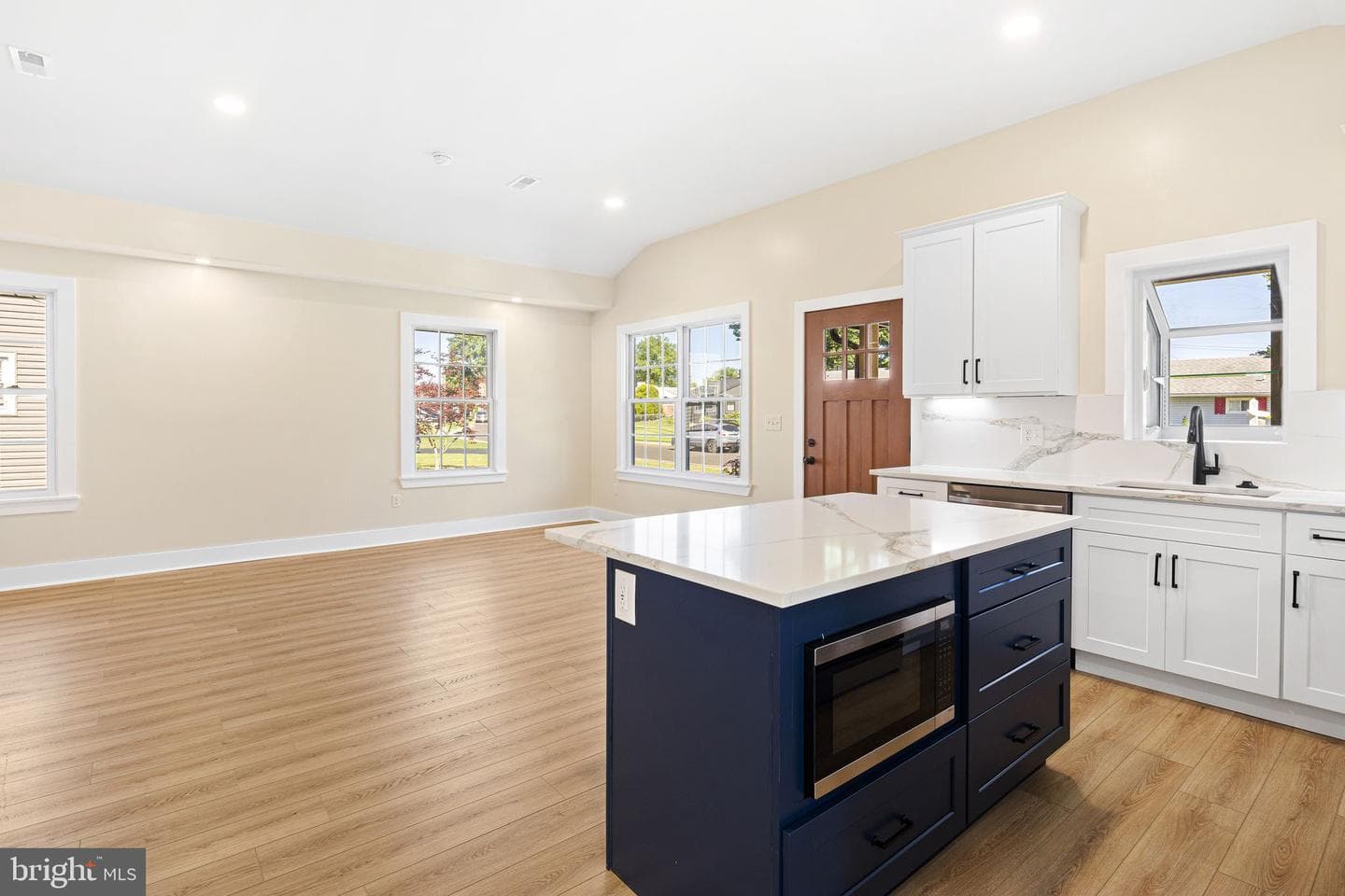 818 Chesterton Road photo 10