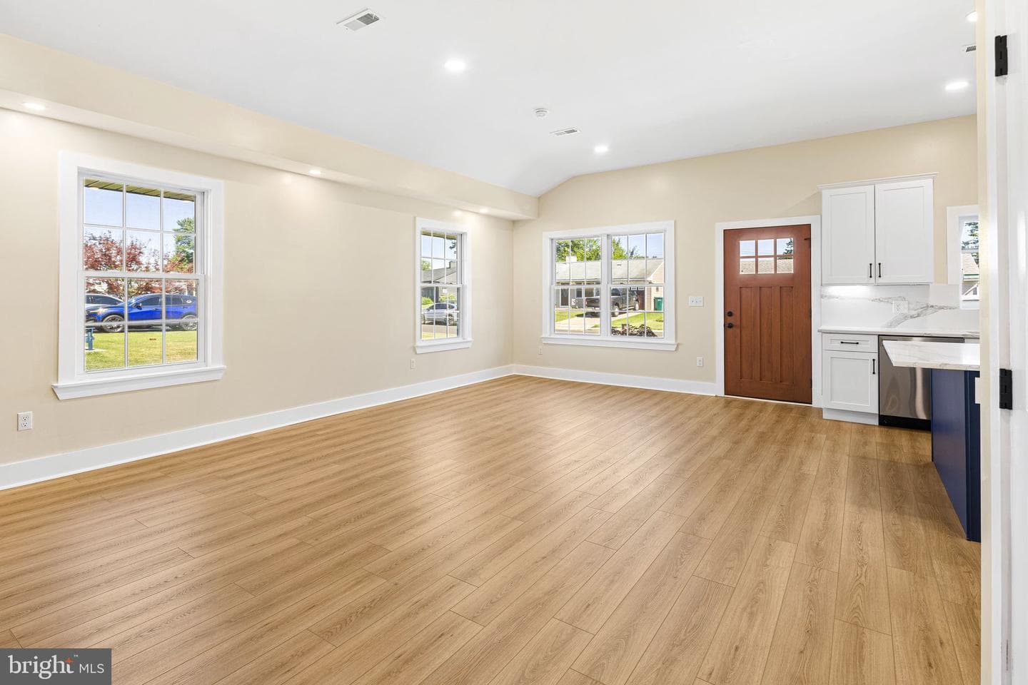 818 Chesterton Road photo 11