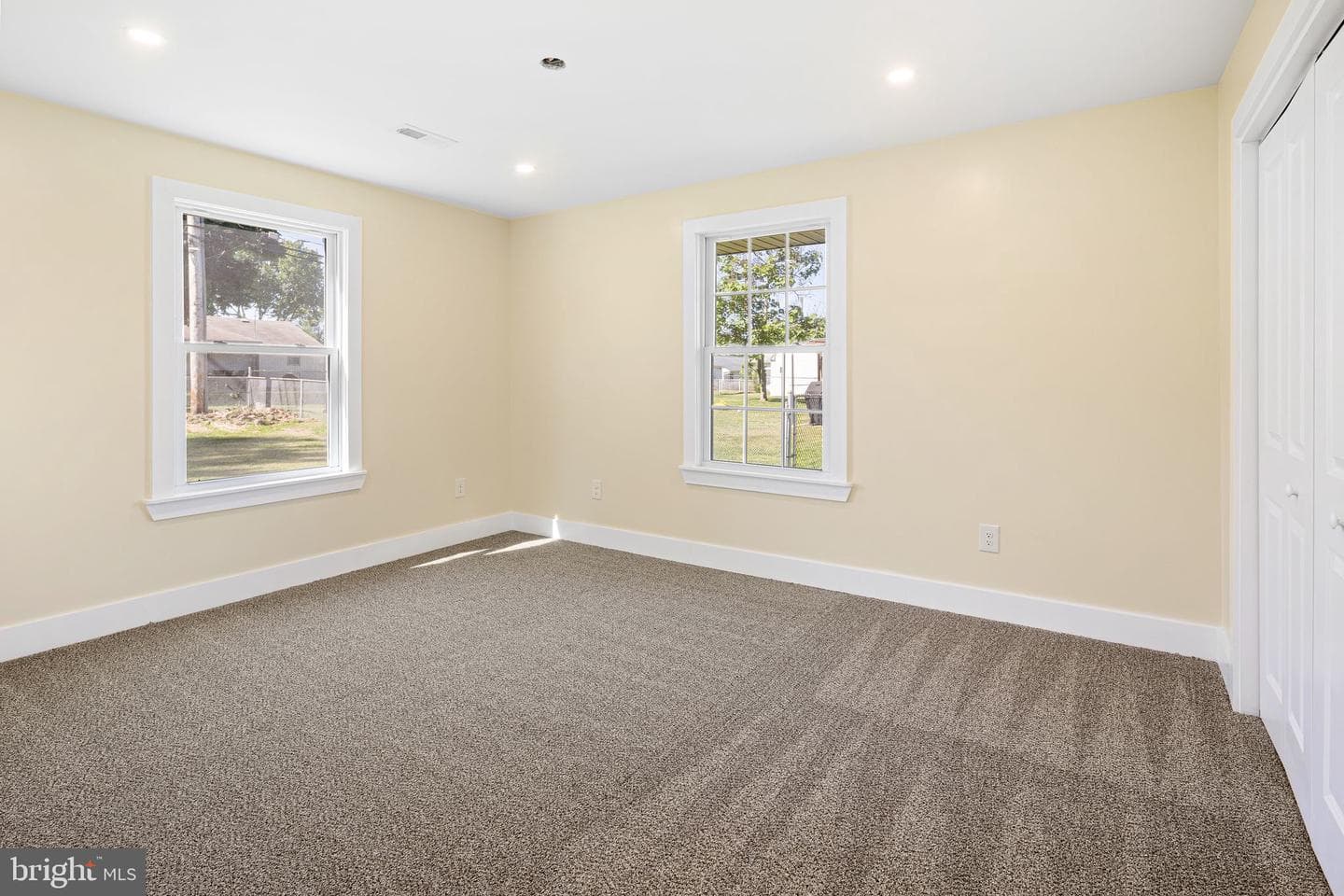 818 Chesterton Road photo 25