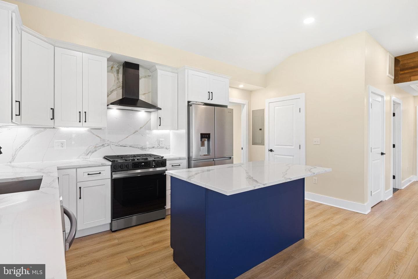 818 Chesterton Road photo 7