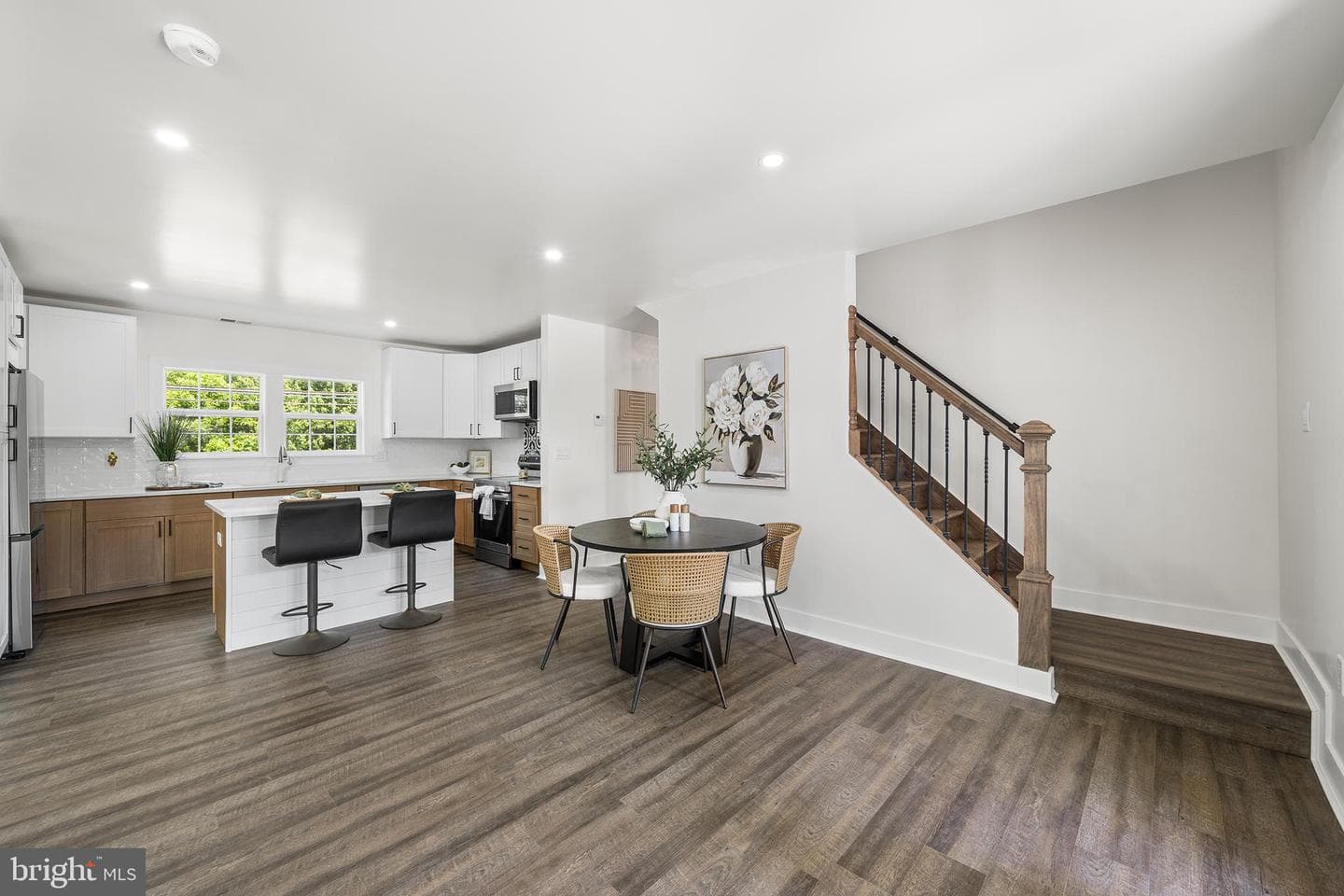 218 Plumbridge Drive photo 3