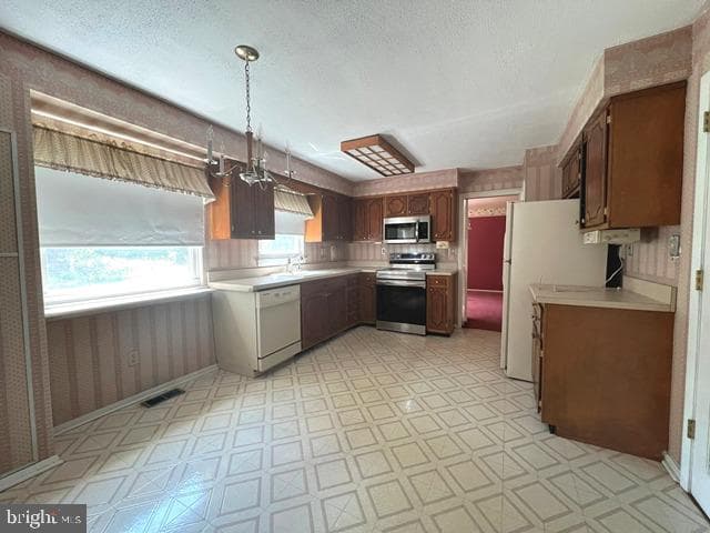 1055 Brennan Dr photo 4