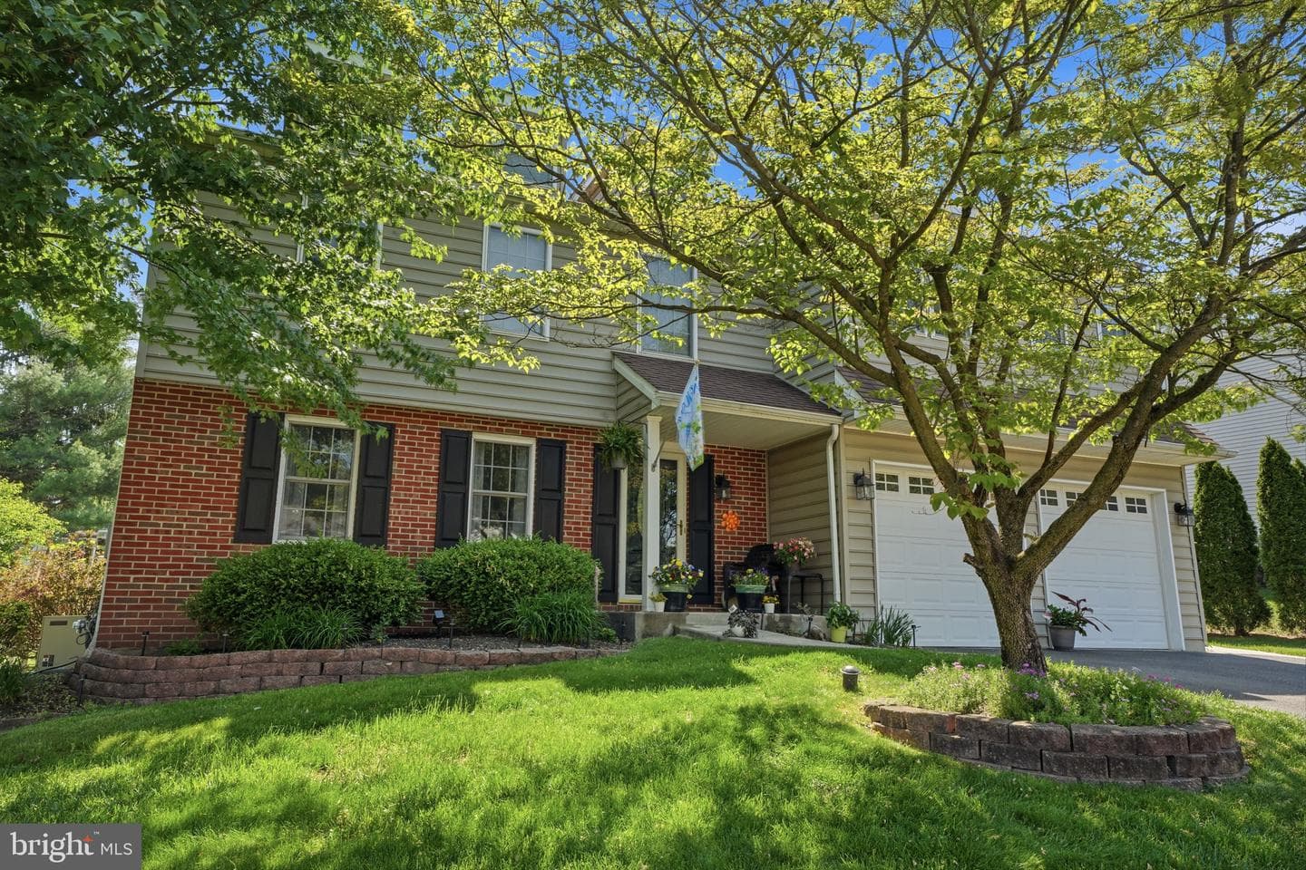 276 Hampton Drive photo 2