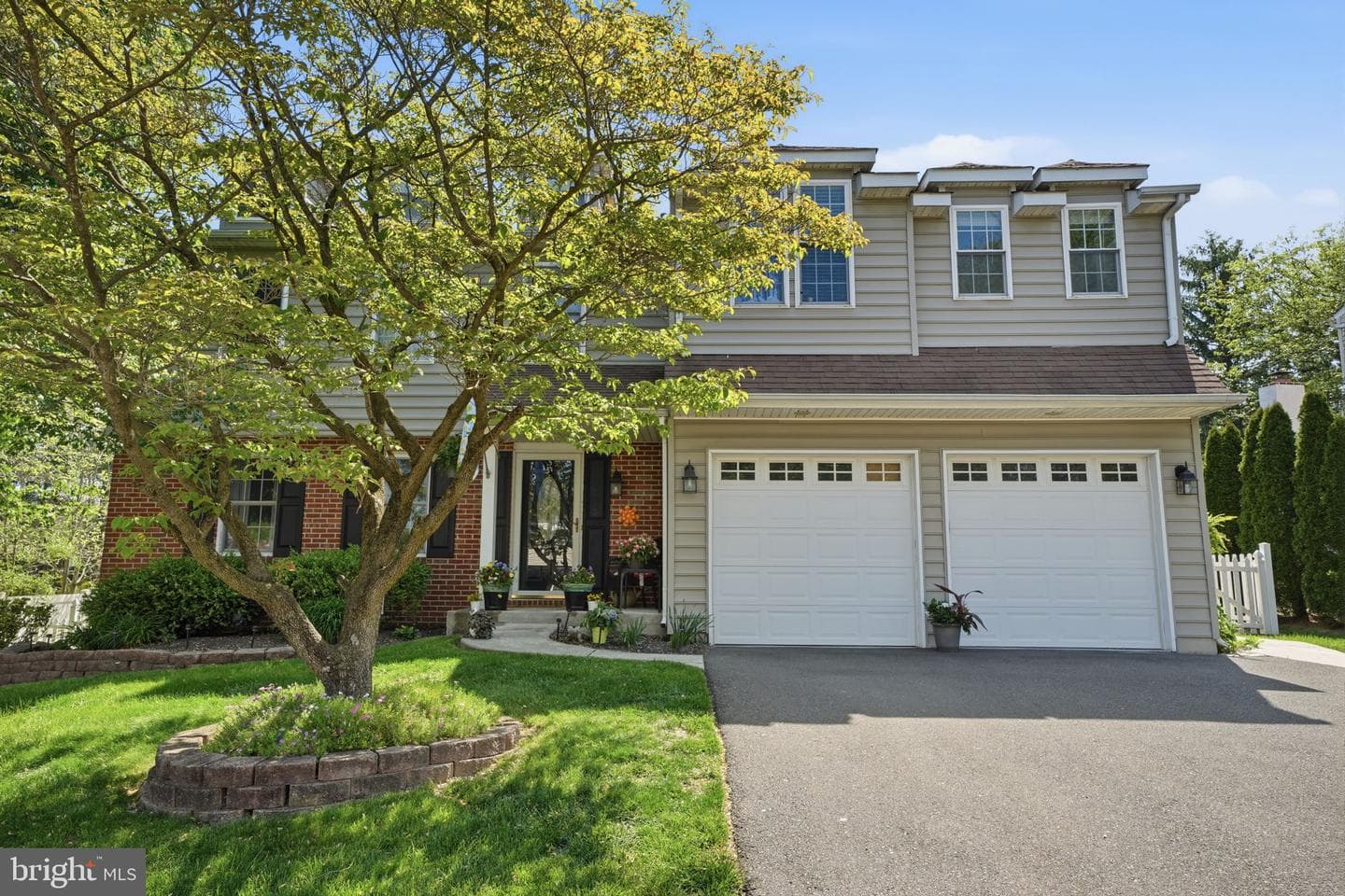 276 Hampton Drive photo 3
