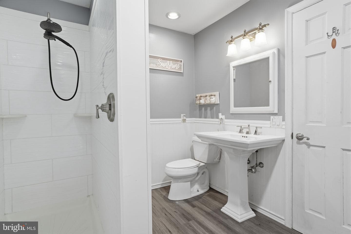276 Hampton Drive photo 33