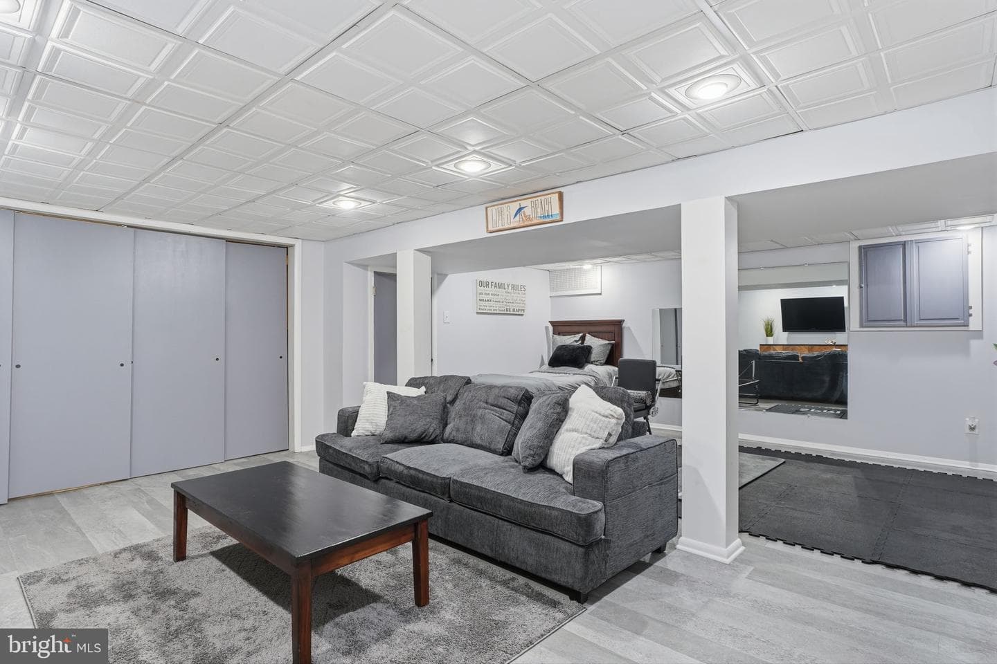 276 Hampton Drive photo 35